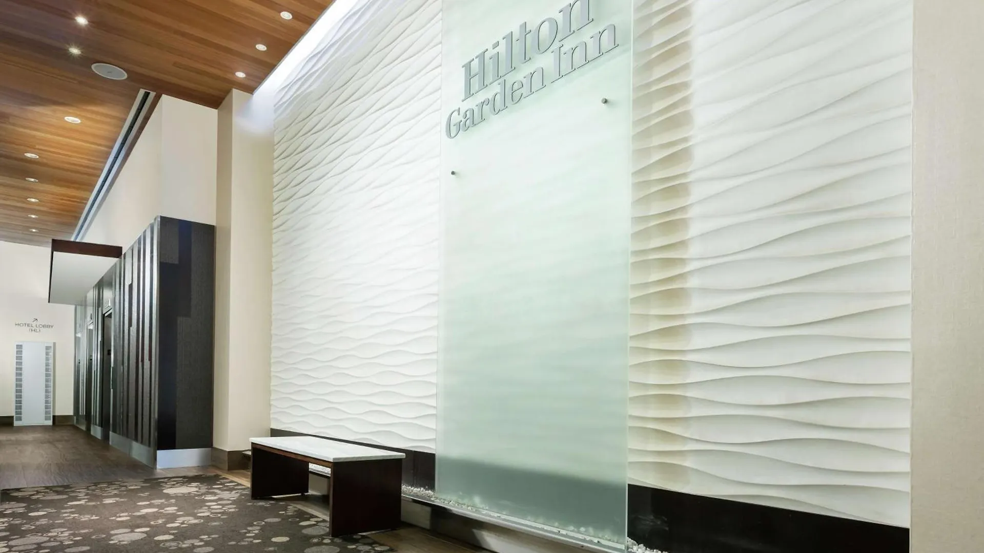 Hilton Garden Inn New York - Times Square Central מלון